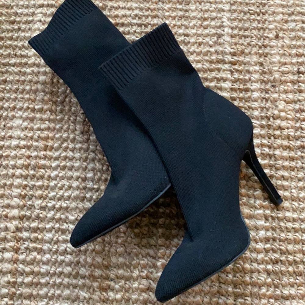 Sock heels forever 21 (LIKE NEW)